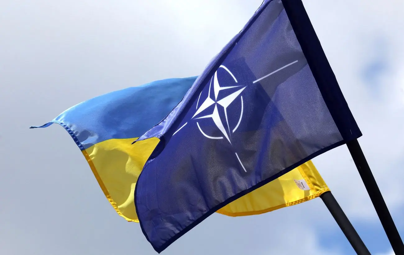 Київ вимагає включити допомогу Україні до витрат на оборону членів НАТО, - Bloomberg
