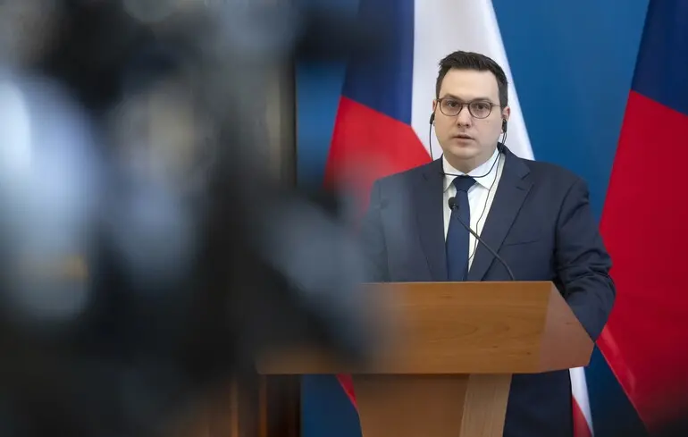 Чехія викликає посла РФ через вторгнення дронів у Польщу