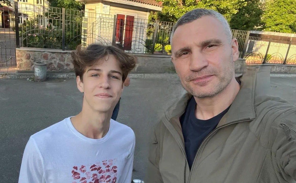 Віталій Кличко підтримав родину вбитого на фунікулері хлопця Максима Матерухіна