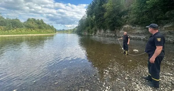 У гірській річці на Львівщині потонув працівник ДСНС