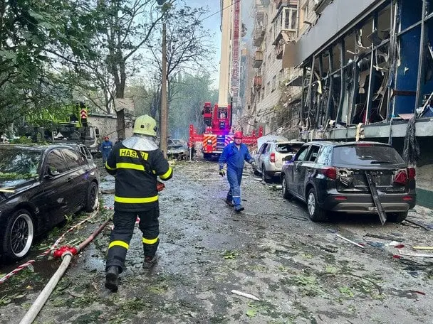 Київ зазнав ворожої атаки: кількість поранених зросла