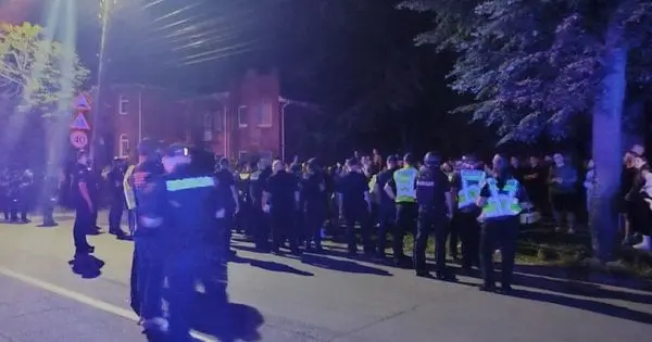 У Вінниці близько сотні людей вимагали звільнити чоловіків, яких ТЦК нібито утримує на стадіоні