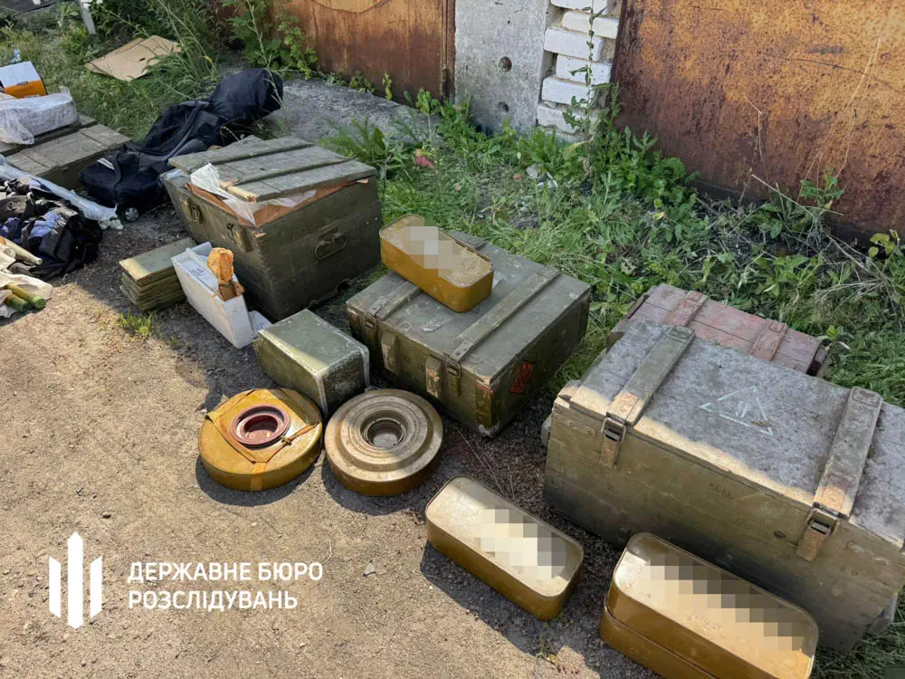 Правоохоронці знайшли у Харкові схованку з арсеналом зброї: підозрюють причетність російських спецслужб (відео, фото)