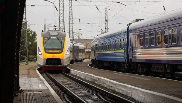 Через атаку на Україну затримуються поїзди у двох напрямках: список рейсів
