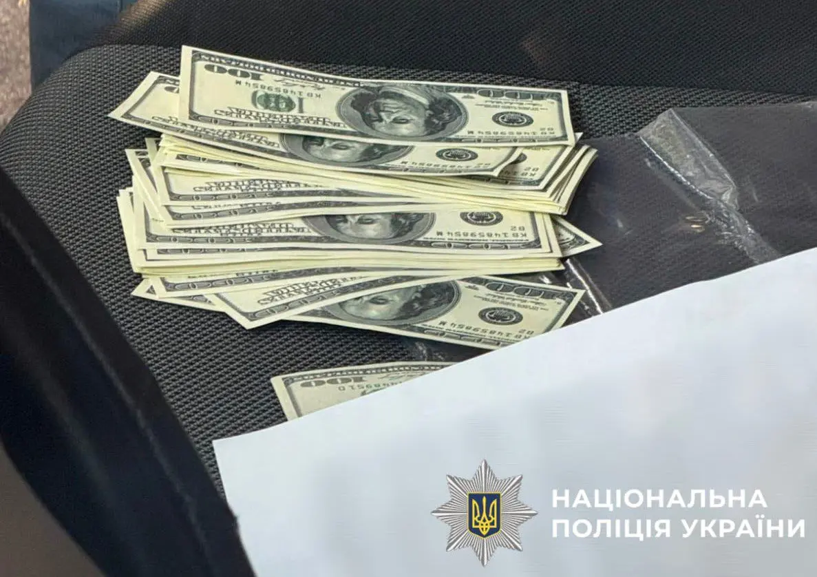 Поліція Київщини затримала депутата Обухівської міськради на підозрі у хабарництві