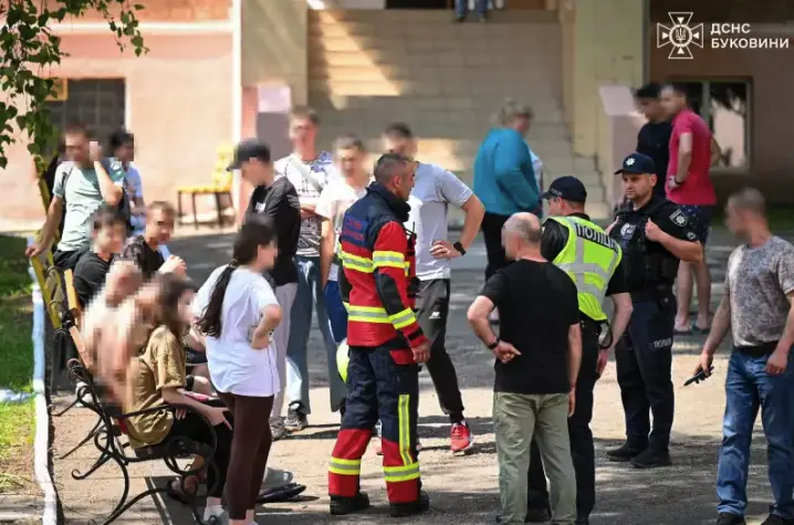 Унаслідок пожежі в одній із шкіл Чернівців постраждали двоє підлітків