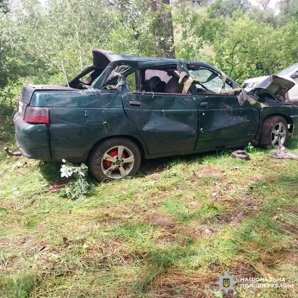 На Харківщині потонула автівка з людьми (фото)