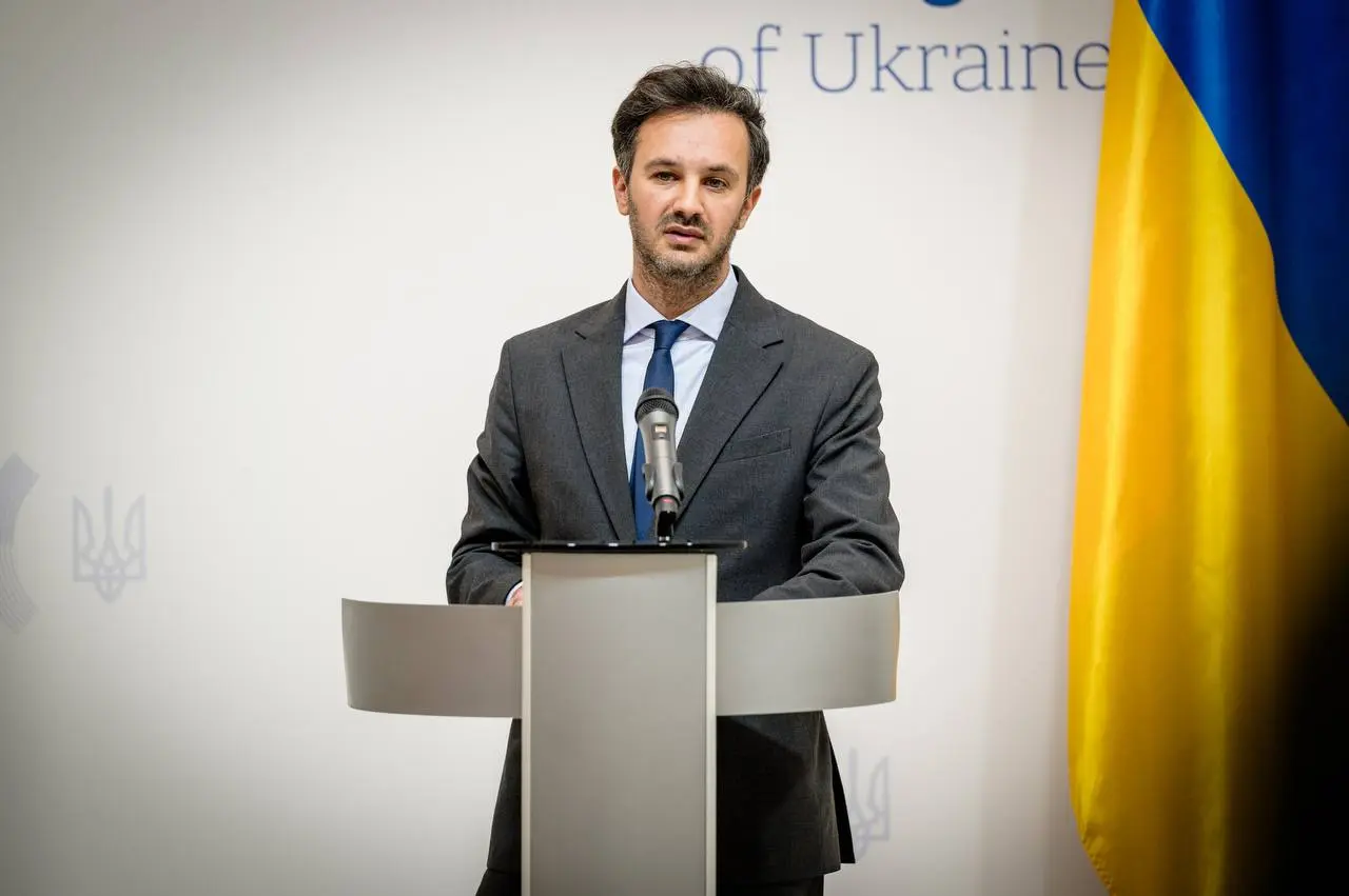 Украина получает военную помощь от США и ведет переговоры о покупке оружия – МИД