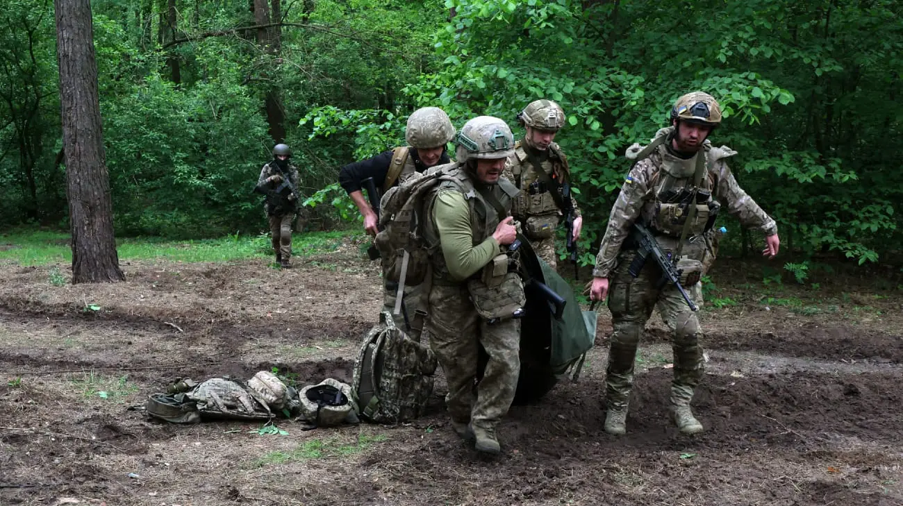 "Хартія": Росіяни діють малими групами на півночі Харківщини, масштабного наступу немає 