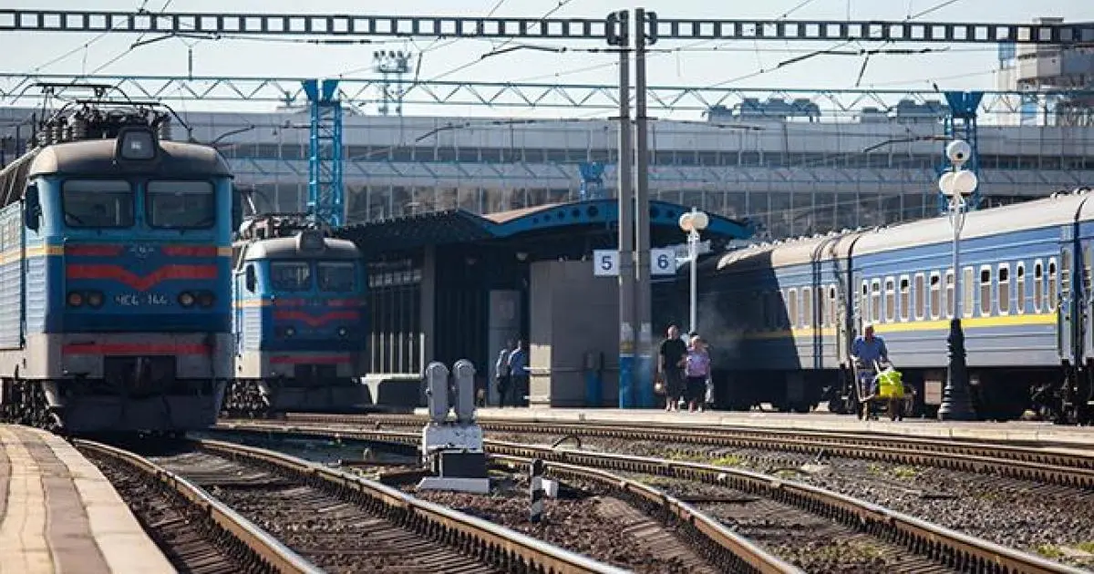 Через обрив контактної мережі затримуються харківські потяги
