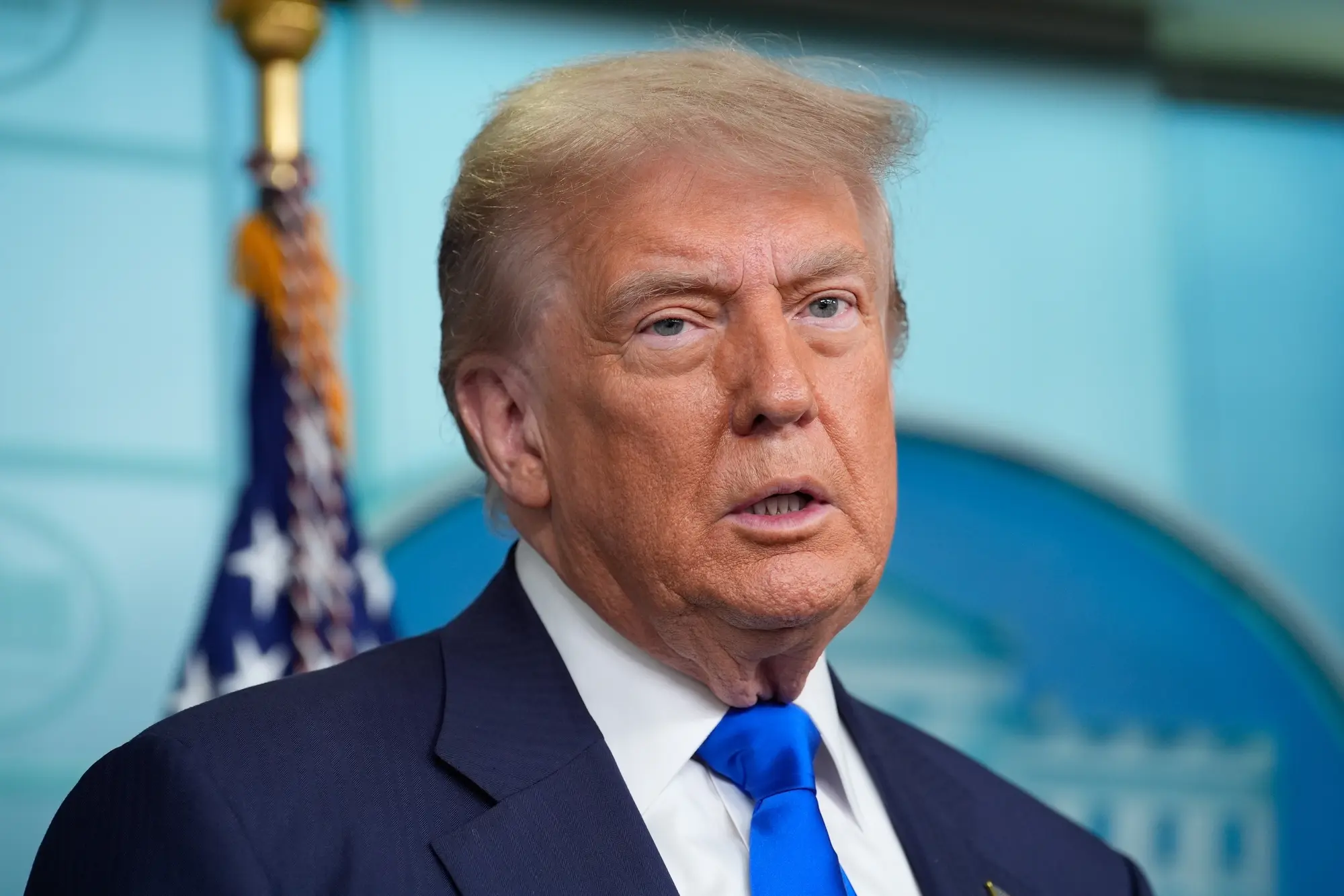 Трамп заявил, что может "рассмотреть" вопрос депортации Маска из США