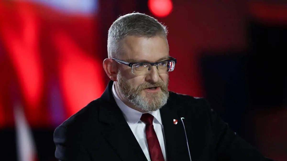 Польща розпочала слідство проти скандального євродепутата після заяв про Аушвіц
