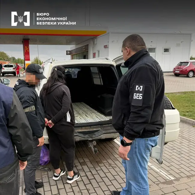 Судитимуть вінничанку за контрабанду авто, ввезених нібито для ЗСУ
