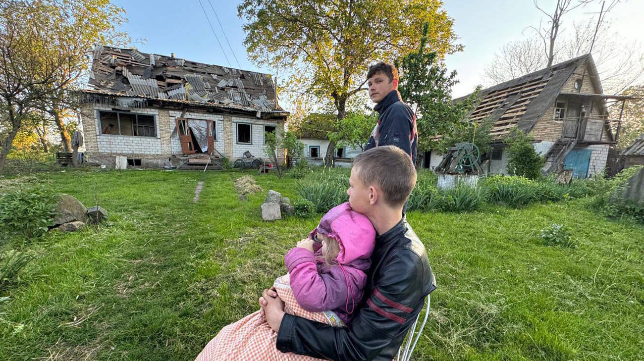 Уламки збитої цілі пошкодили будинок на Київщині: 5 постраждалих 