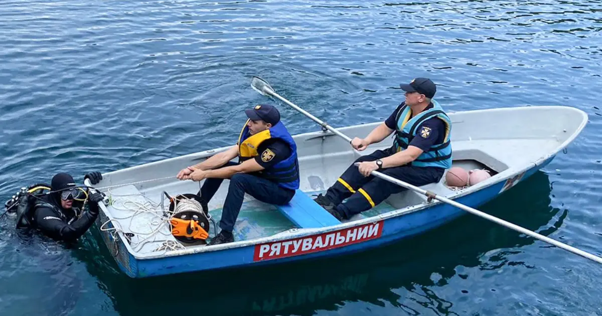 На Вінниччині водолази дістали тіло 22-річного чоловіка з затопленого кар’єру