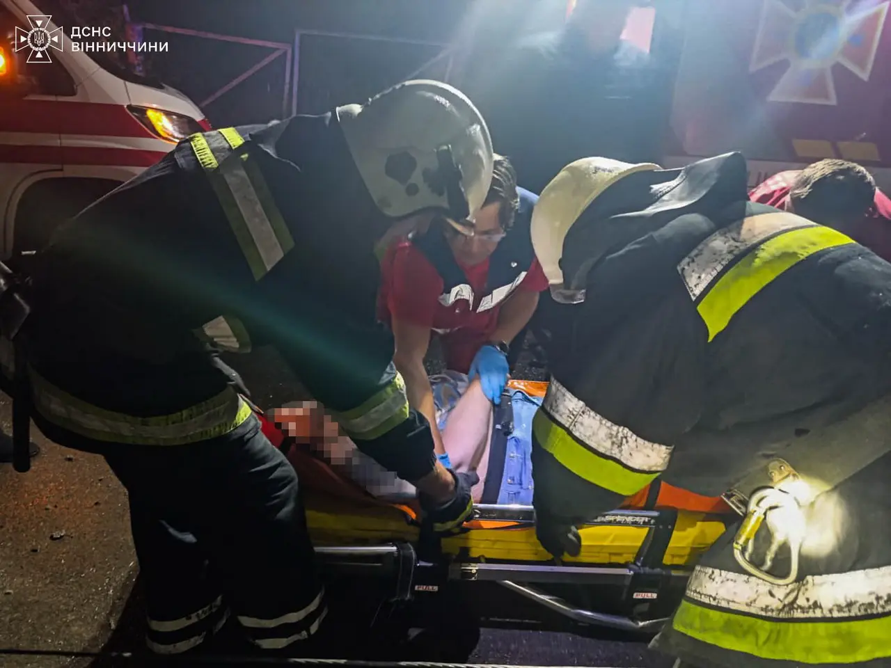 На Вінниччині внаслідок ДТП пасажирку затисло в салоні мікроавтобуса