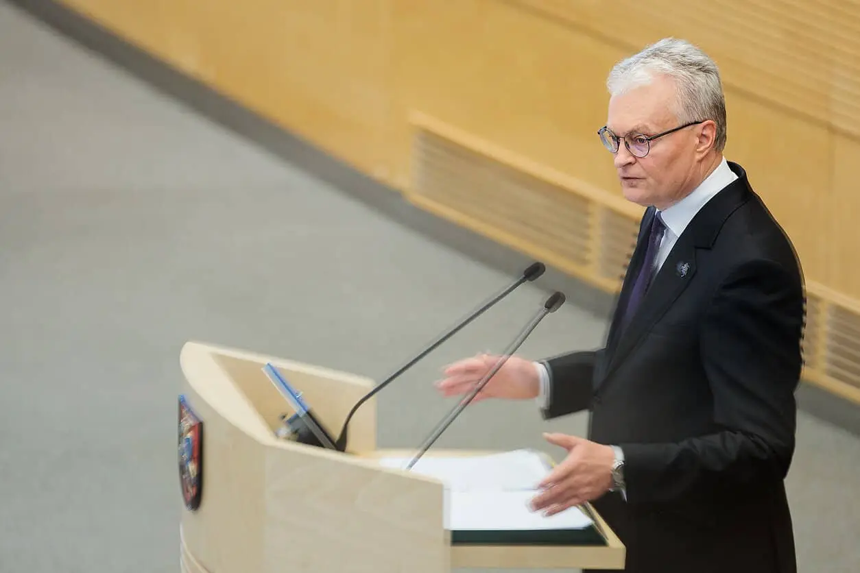 Президент Литви непрямо критикує прем'єра через скандал із позикою