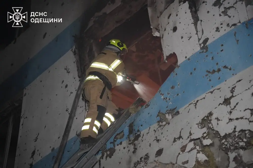 Масштабні пожежі на Одещині: рятувальники показали наслідки нічної атаки