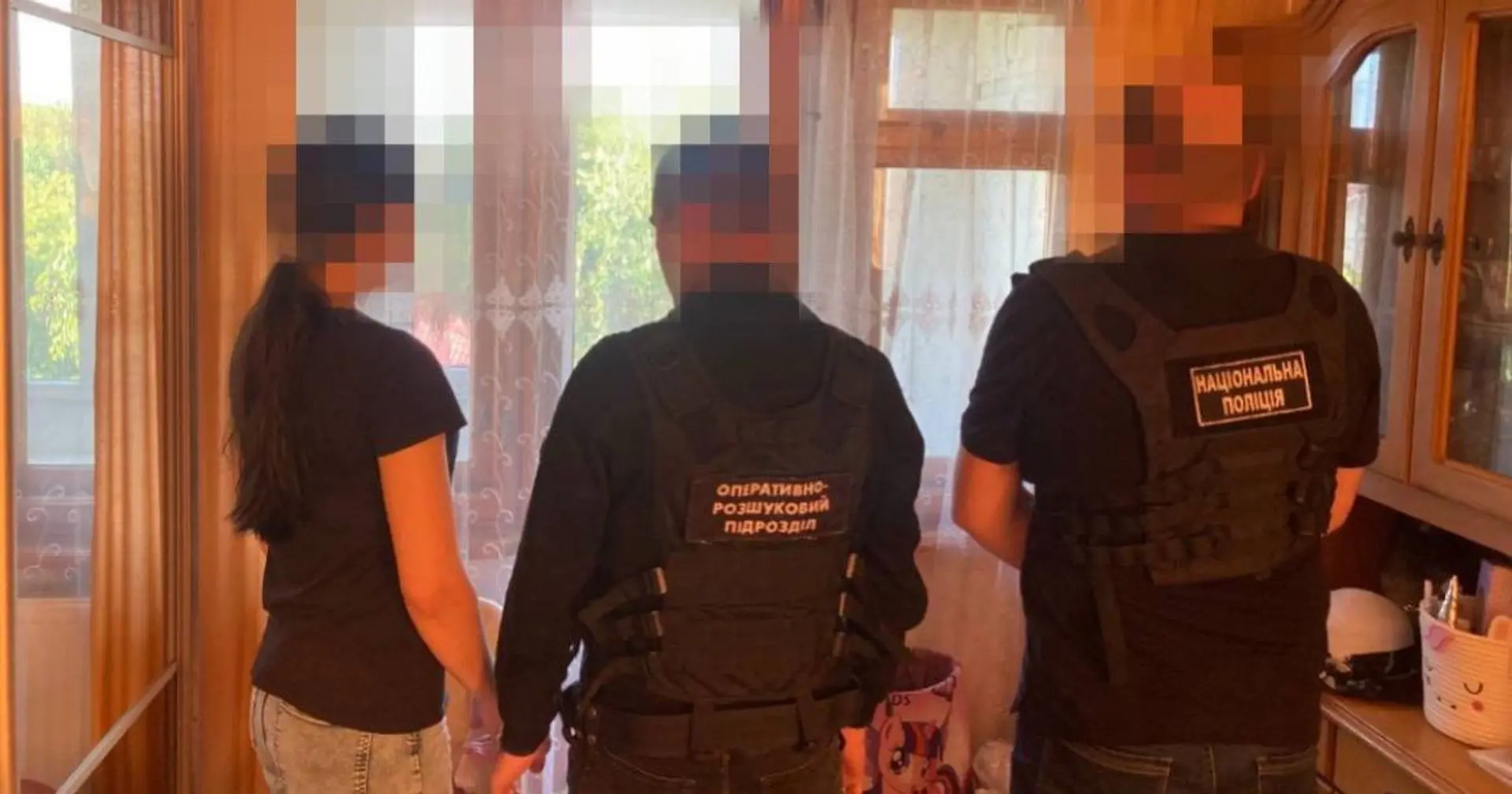 Обіцяла гроші за "гарно проведені вечори": у Калуші затримали жінку, яка вербувала дівчат для секспослуг