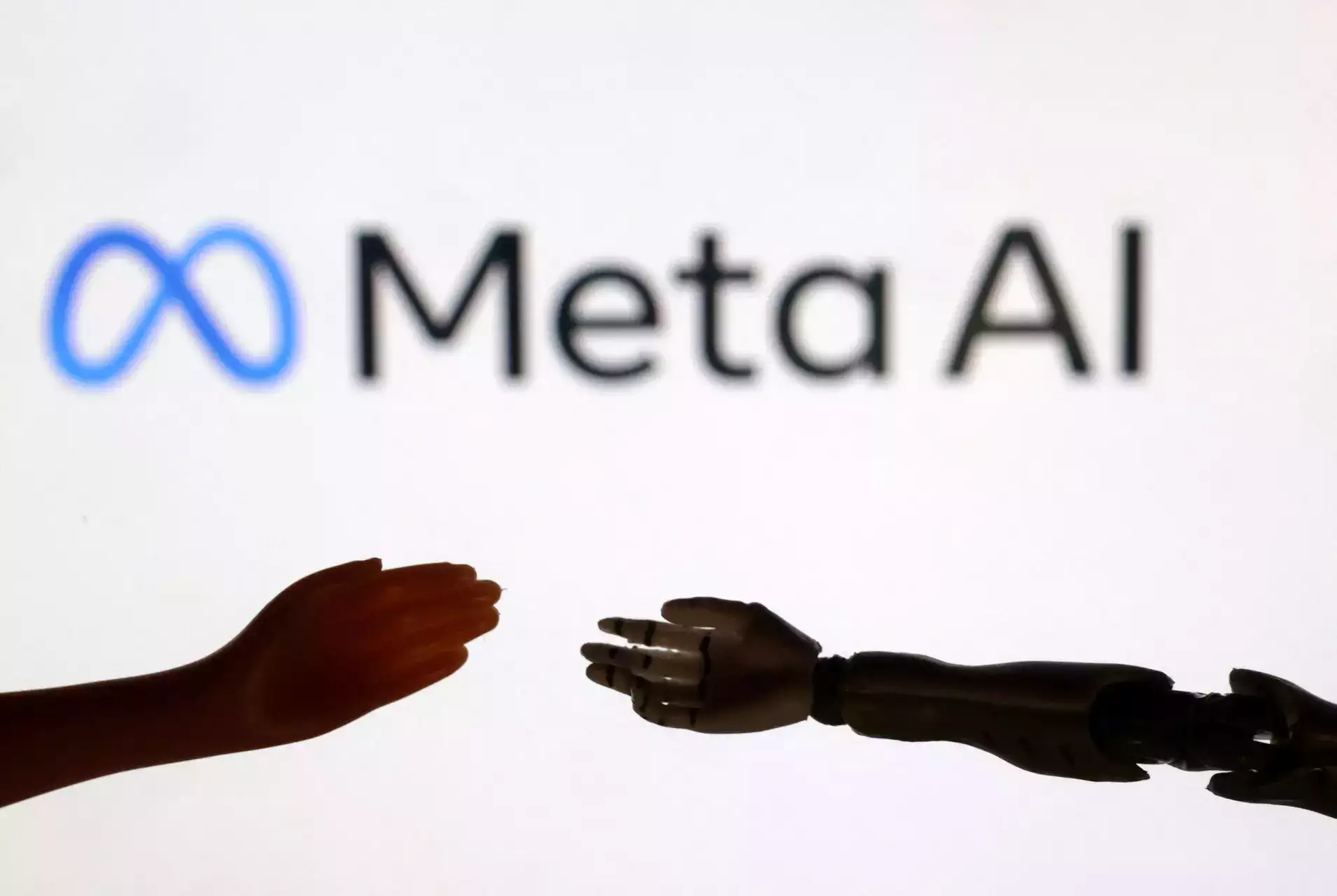 Meta створює нову AI-лабораторію для розробки суперінтелекту