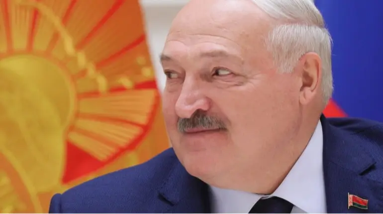 Лукашенко тисне на банки: треба більше грошей