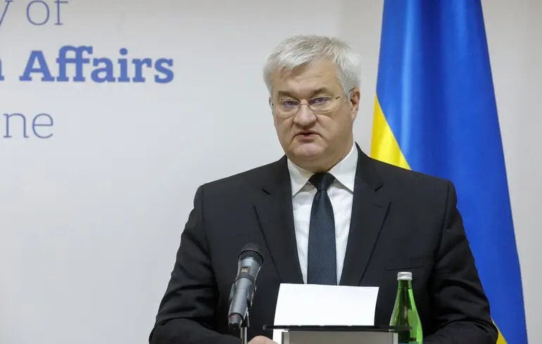 Інвестиції в технології та санкції проти агресора — глава МЗС України звернувся до зарубіжних партнерів