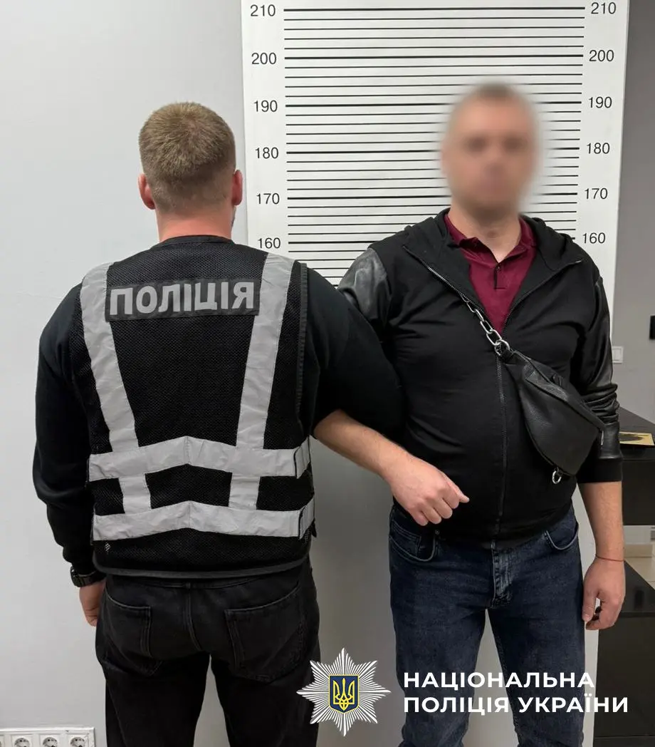 Шахрай-сомельє програв у казино майже 2 млн гривень чужих грошей
