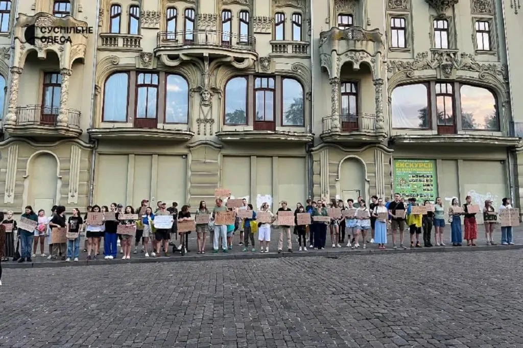 В Одесі відбулася акція проти закону, що загрожує незалежності НАБУ та САП (фото)