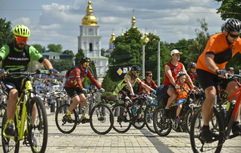Креативність і стрес: як хобі й нові ідеї допомагають адаптуватися до викликів