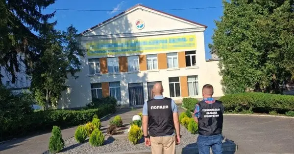 Тернопільський лікар затриманий за хабар у 5000 доларів