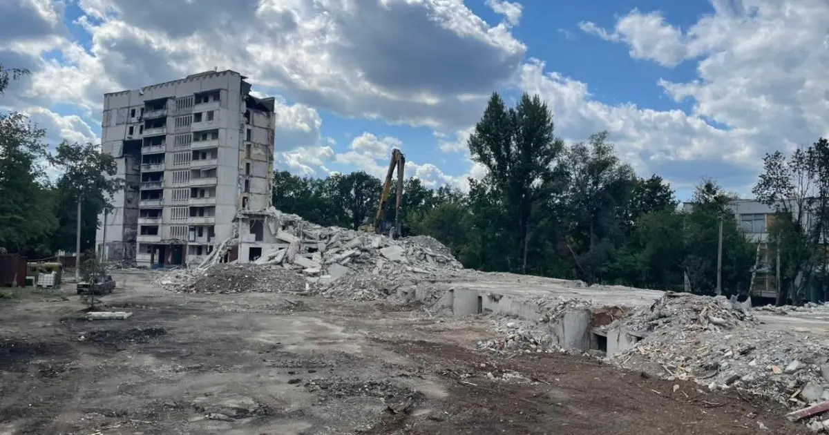 У Харкові демонтують два будинки