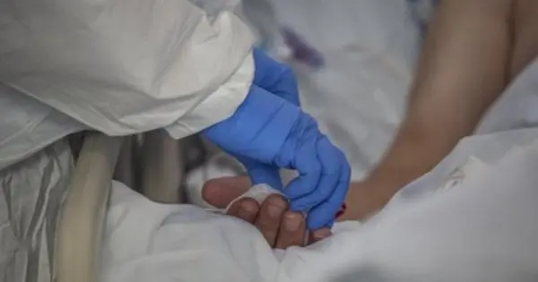 На Хмельниччині через ускладнення від Covid-19 померла невакцинована пенсіонерка