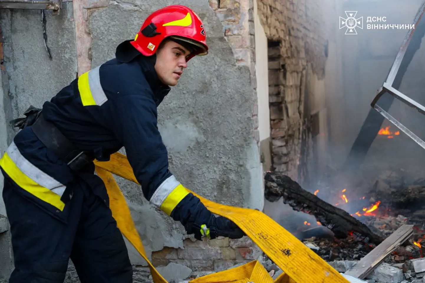 У ДСНС показали наслідки російської атаки на Вінниччину