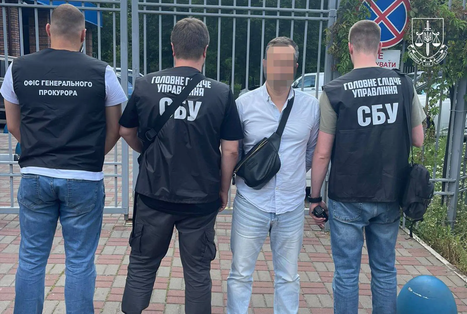 Офис Генпрокурора: Задержан чиновник ТЦК, который требовал $3500 за снятие с розыска