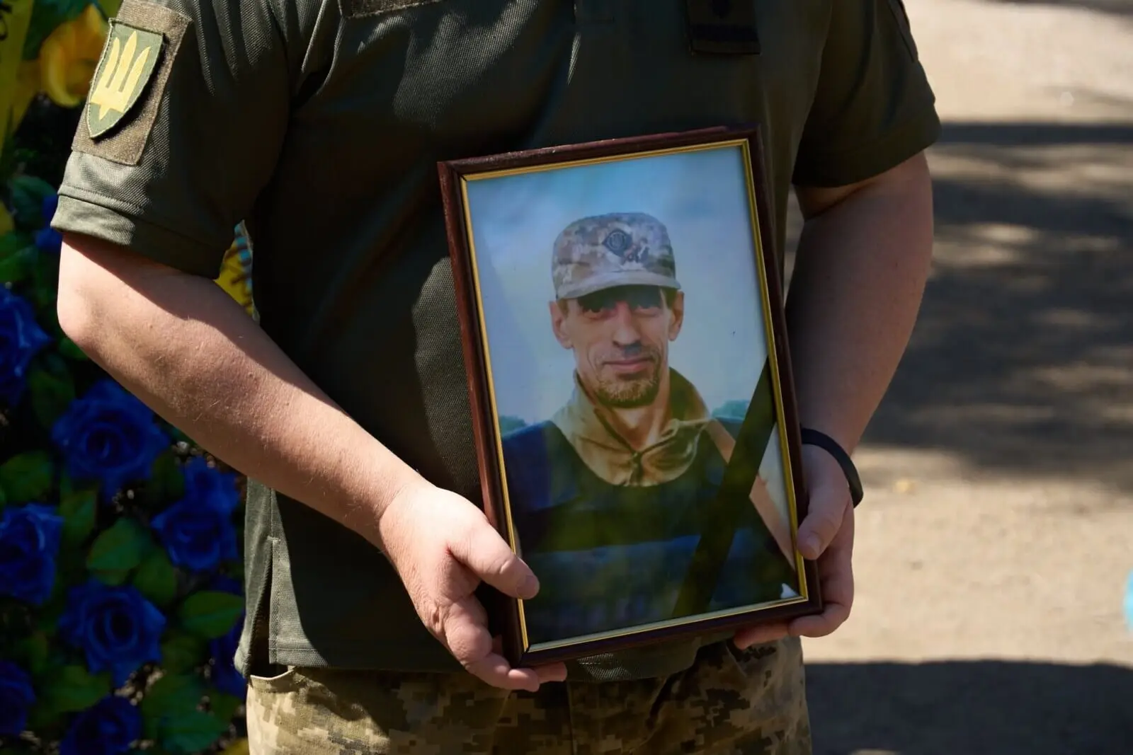 У воїна залишилася мати: у Нікополі попрощалися з кулеметником, який загинув на Донеччині