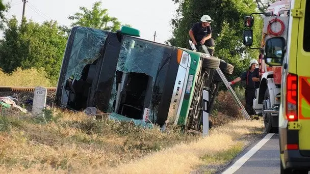 В Угорщині автобус з українськими дітьми потрапив у ДТП: постраждали 19 осіб (фото)