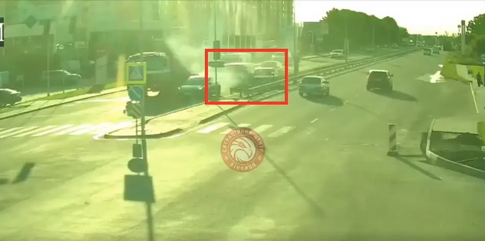 На Немирівському шосе у Вінниці п'яний водій в'їхав у Mercedes