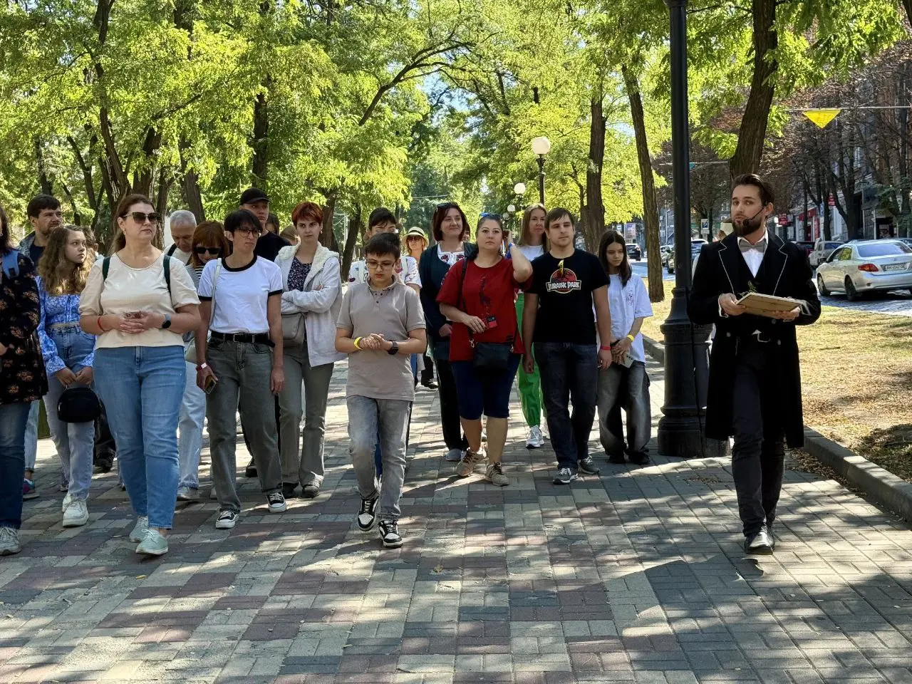 Школярі подорожували у часі: у Дніпрі відбулася театралізована екскурсія