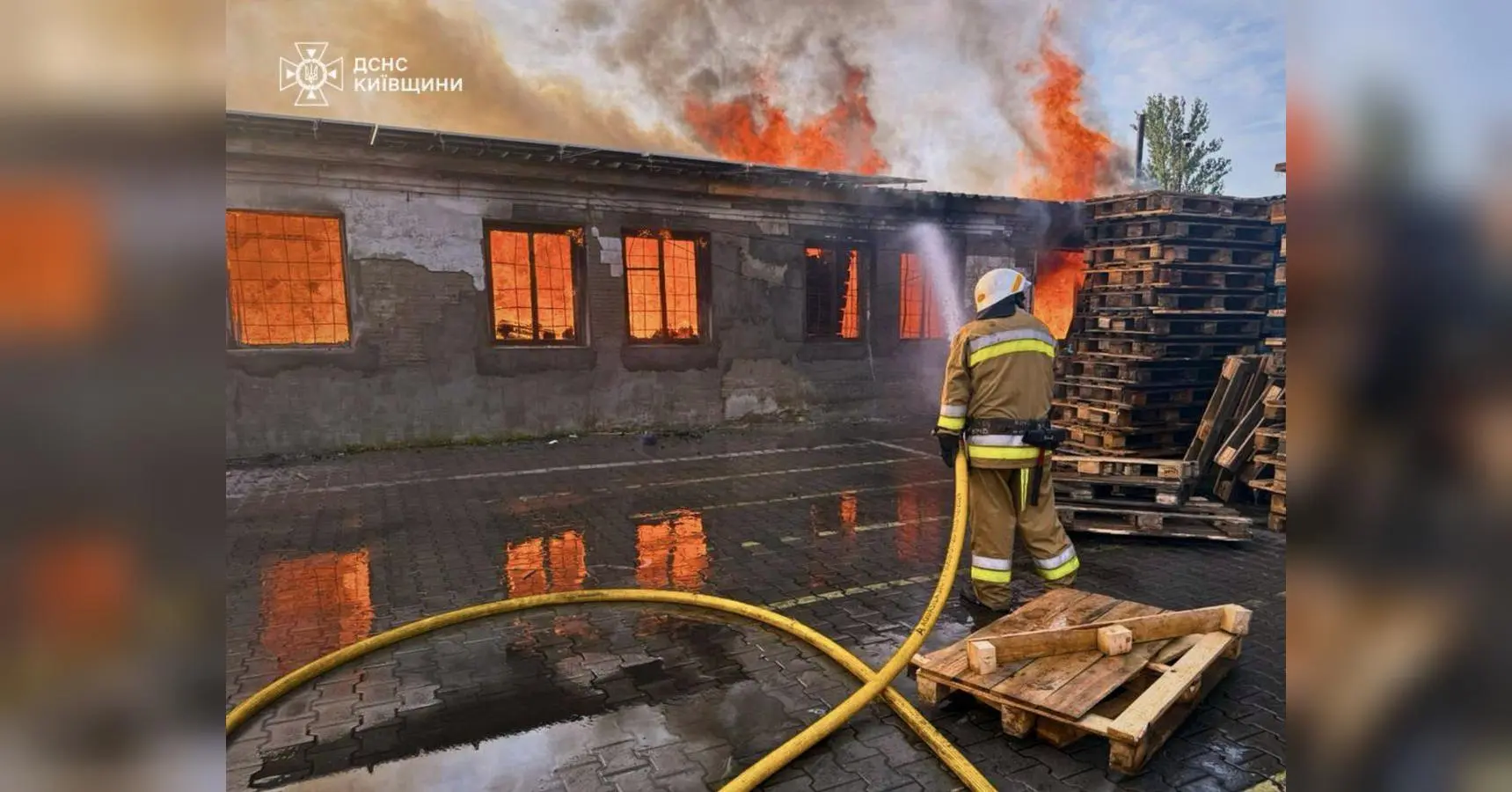 Рятувальники показали наслідки нічних ударів росіян по Волині, Житомирщині та Київщині (фото, відео)
