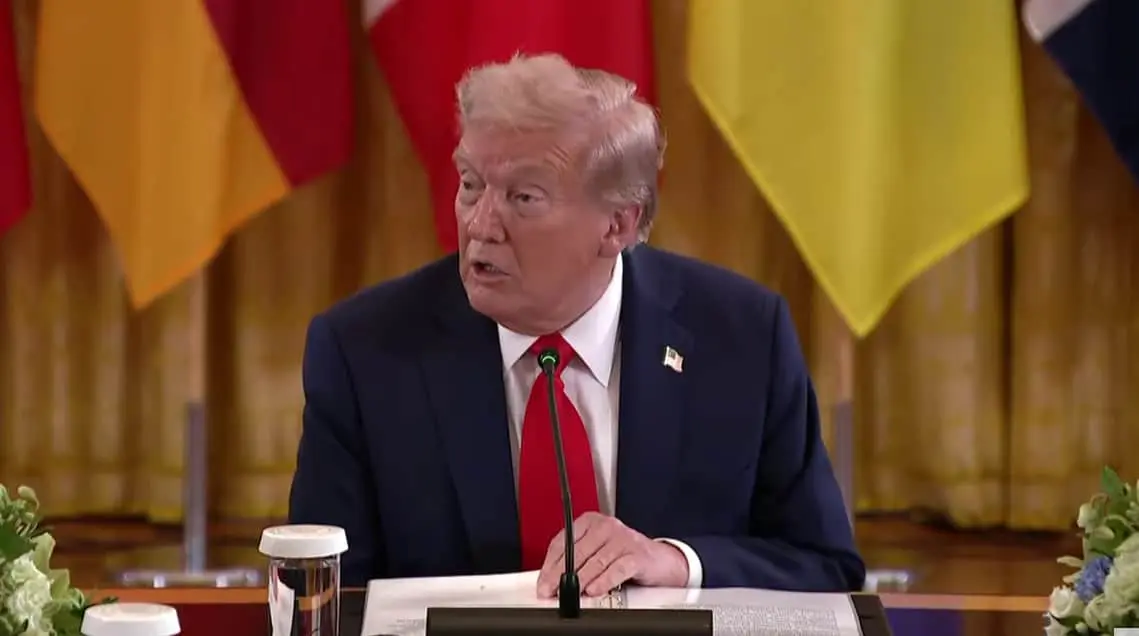 Трамп сподівається "вже вихідними" влаштувати зустріч формату США-Україна-РФ