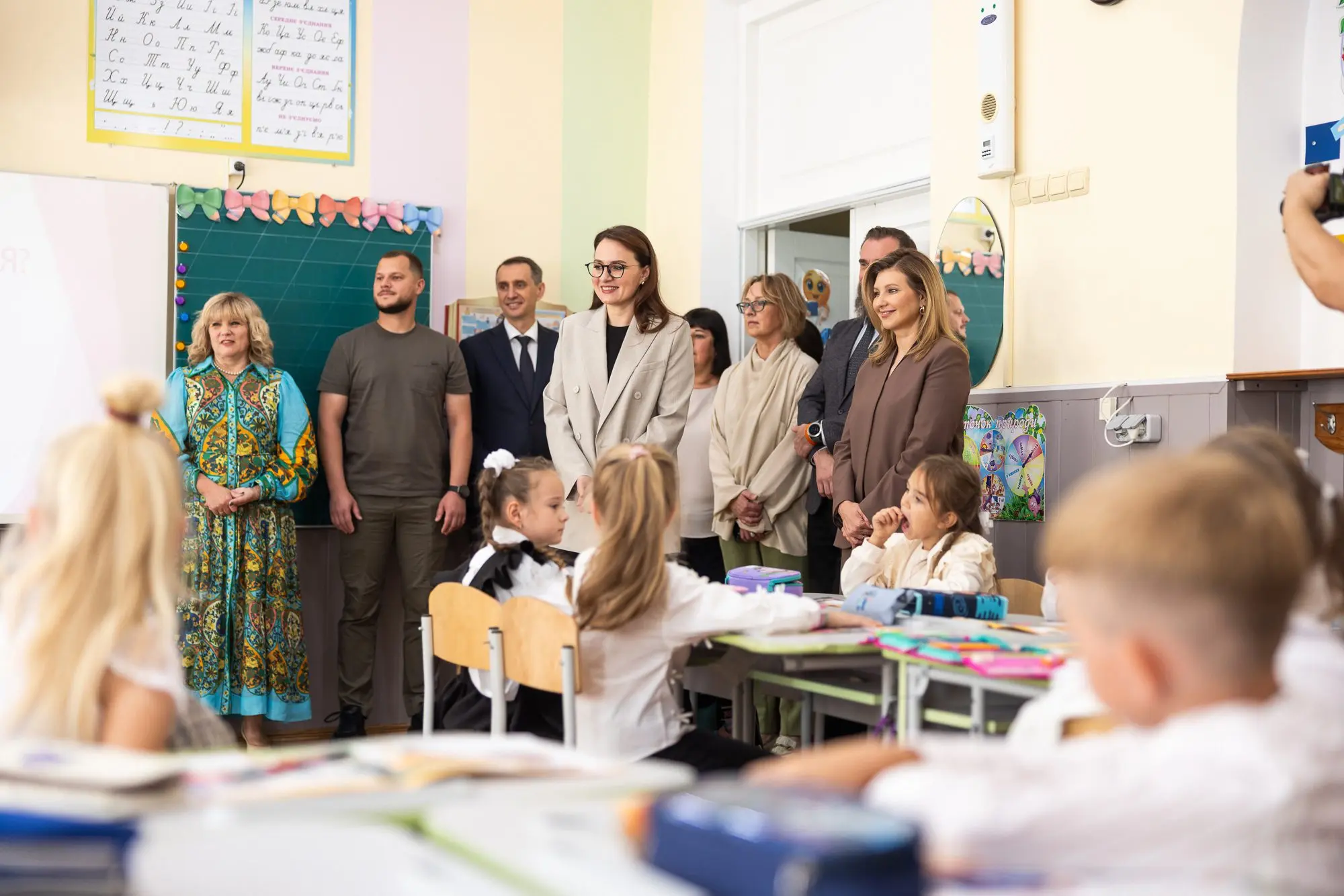 У Білогородському ліцеї №1 провели “Урок щастя” за участі Першої леді та урядовців