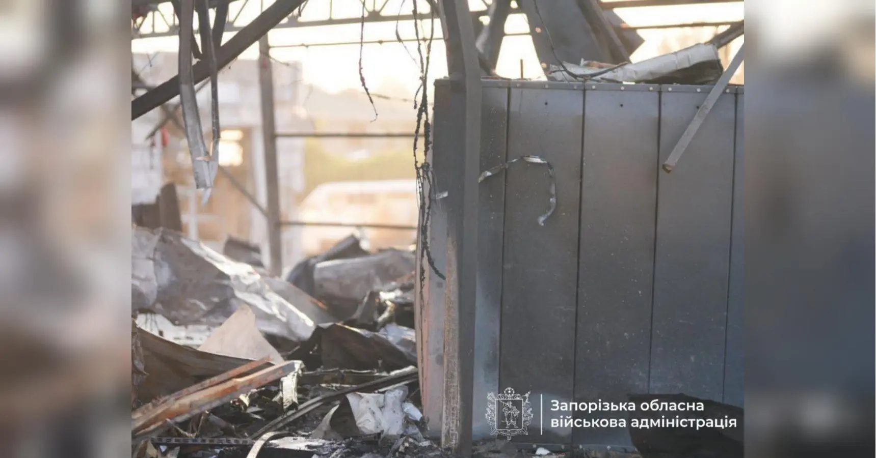 Щонайменше 9 ворожих БпЛА атакували Запоріжжя: вибиті вікна в будинках, виникли пожежі