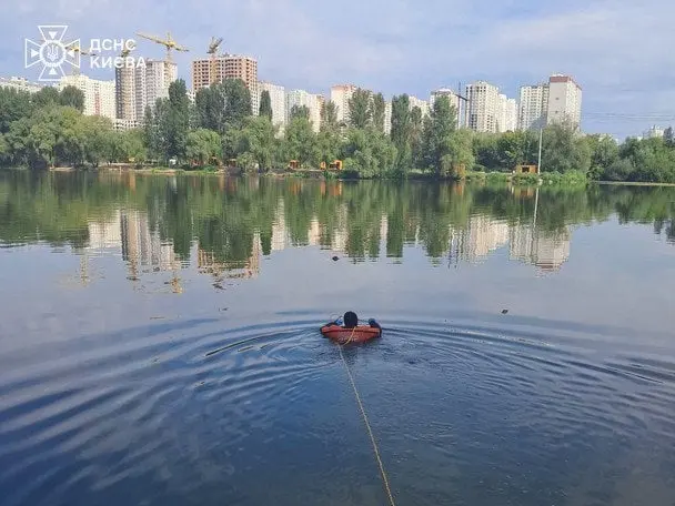 В київському озері знайшли потопельника: що відомо (фото)