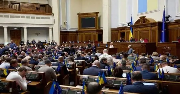 Верховна Рада ухвалила рішення про відновлення трансляції засідань парламенту