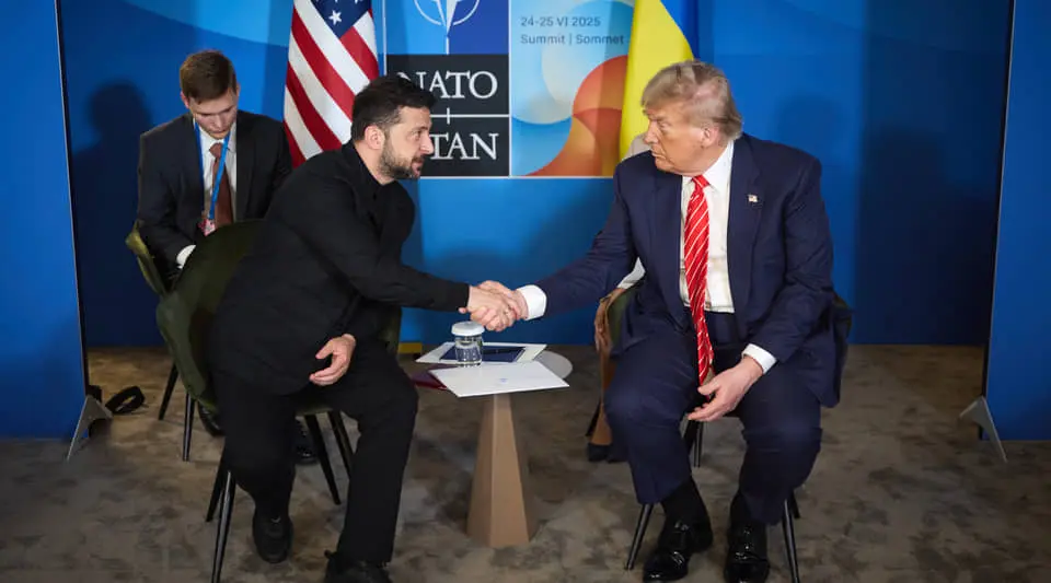 ЗМІ: Зеленський і Трамп можуть провести розмову на тлі призупинення поставок зброї 