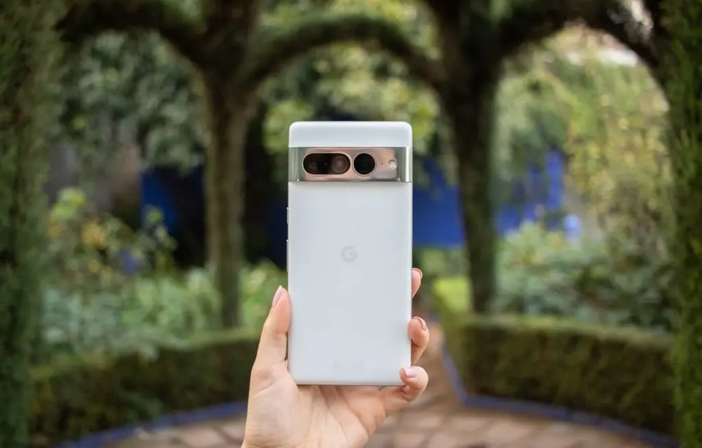 У власників Pixel 7 і Pixel 7 Pro виникають проблеми з набряклими здуттям батарей