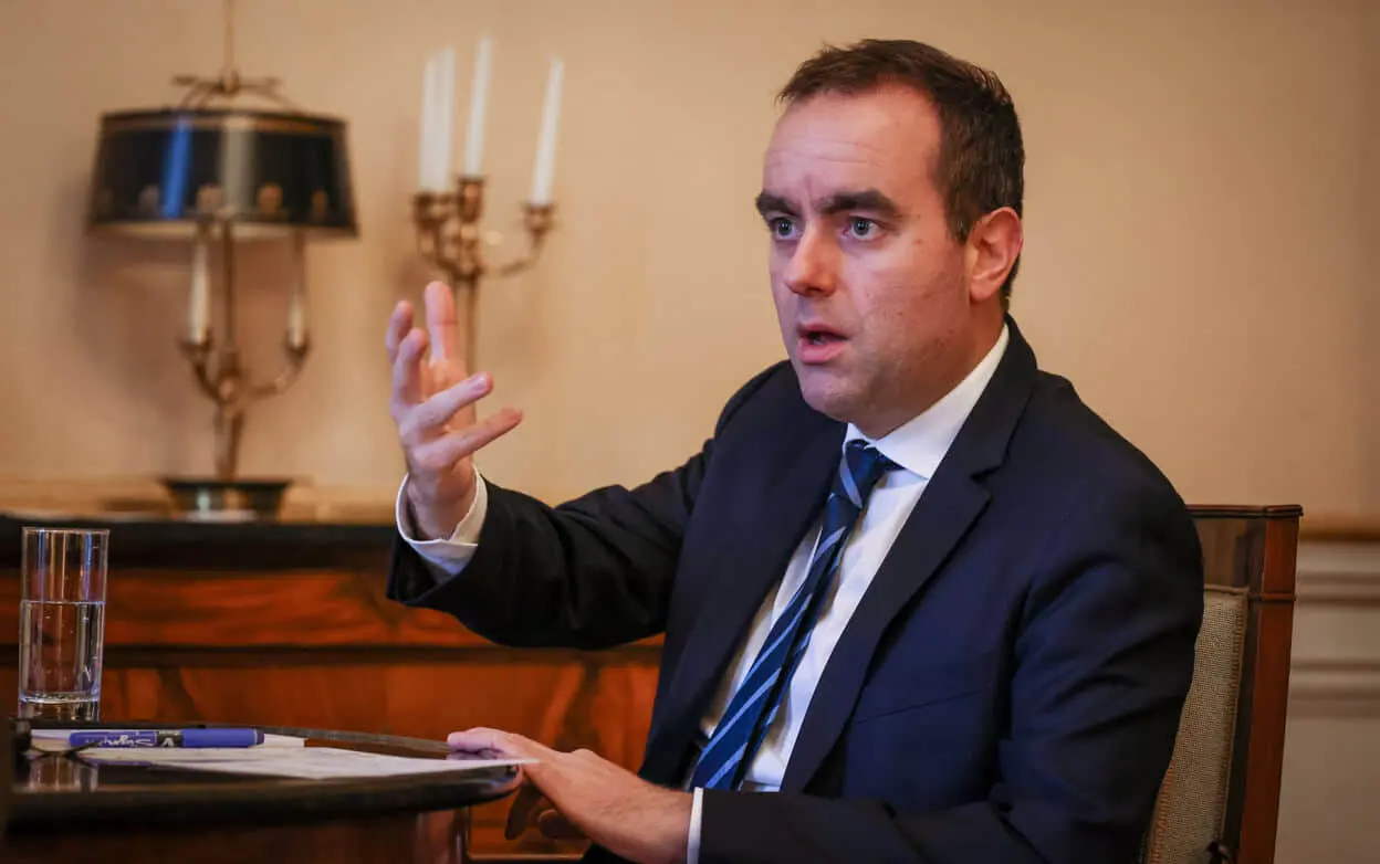 Новий прем'єр Франції відмовився від ідеї свого попередника щодо скасування держсвят