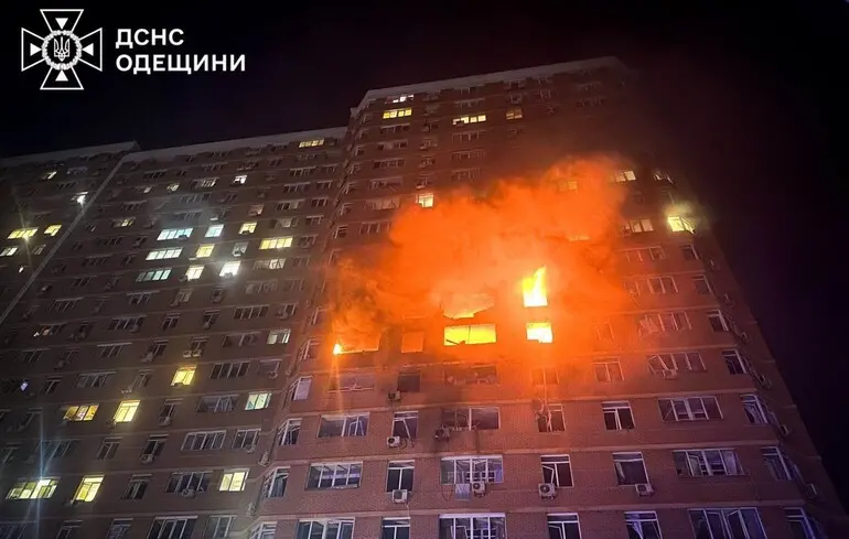 Через дронову атаку в Одесі загинули люди, серед постраждалих є діти — ДСНС показала наслідки ворожої атаки 