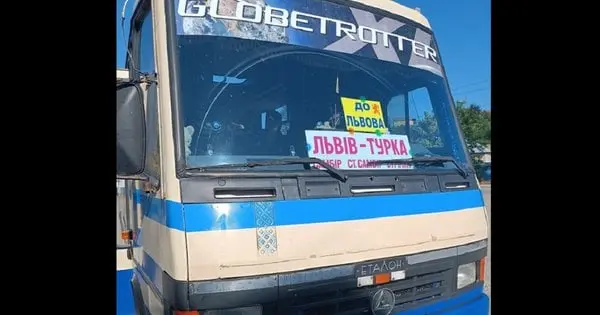 Водія маршрутки на Львівщині звільнили з роботи через відмову перевозити ветерана