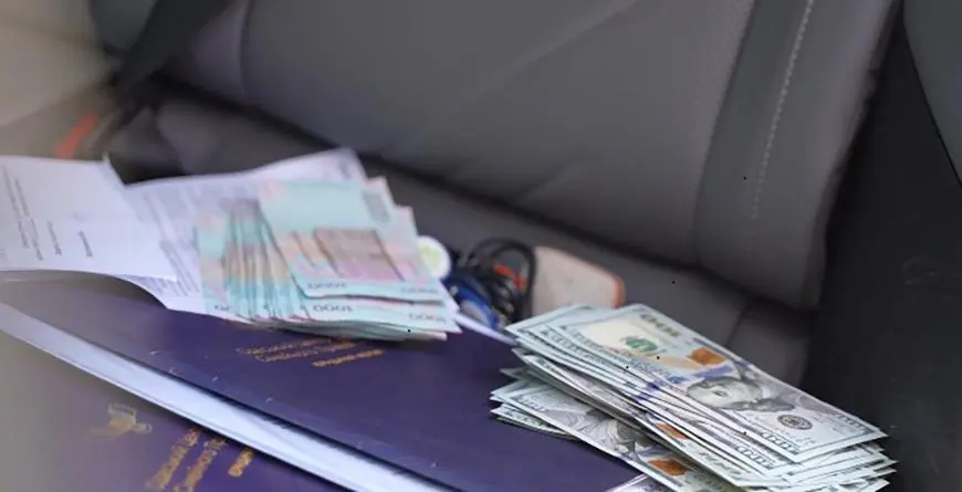 В Одесі викрили схему ухилення від мобілізації за 11 тисяч доларів — затримали адвоката та посадовця